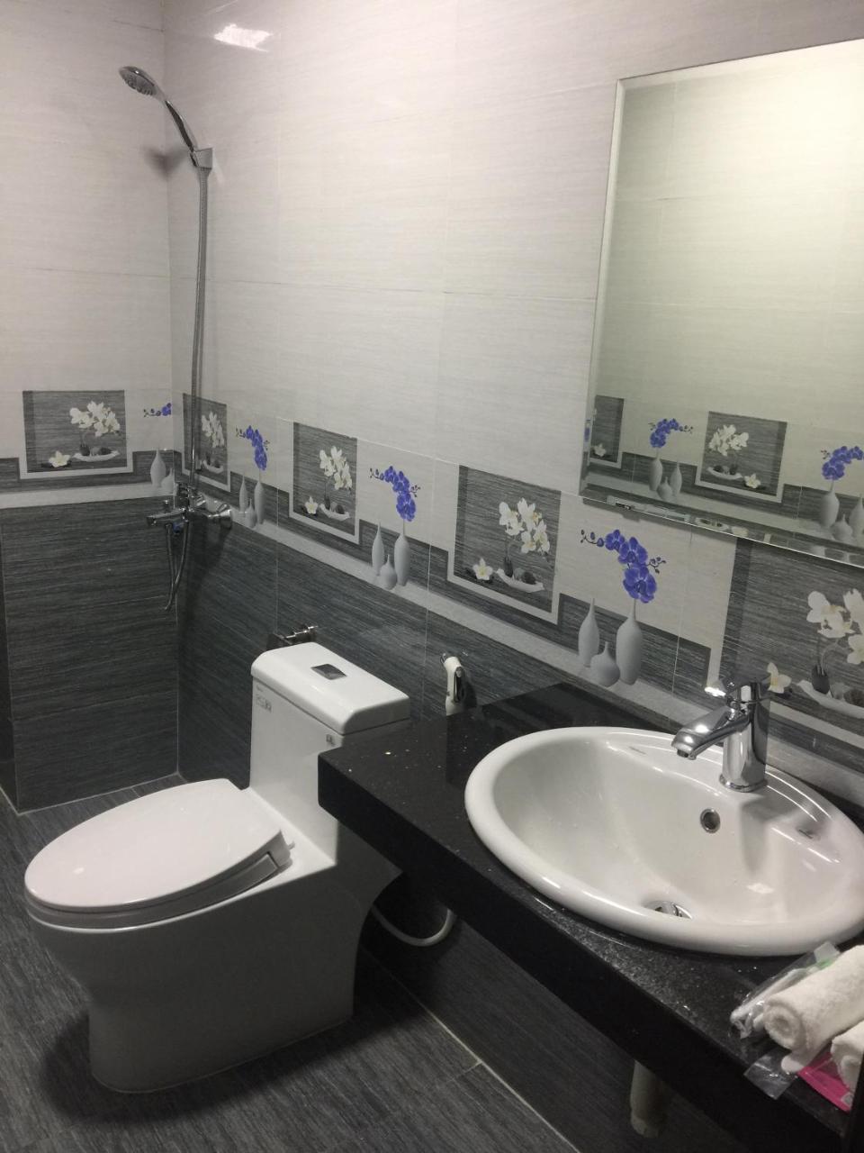 Ngoc Anh Hotel Ha Long Zewnętrze zdjęcie
